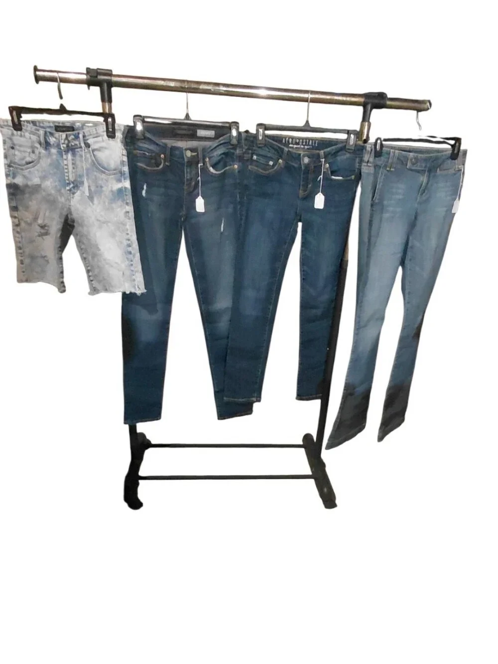Aeropostale Mixed Styles And Sizes Bundle Of 4 Jeans. Details Shown Below.